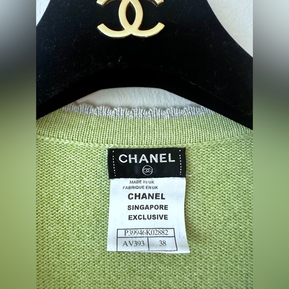 Chanel Limited Edition Sweater Green Cardigan CC Turnlock Buttons & Gray Scallop - Picture 2 of 7